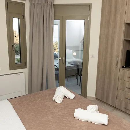 Seaside Village Politika Room photo