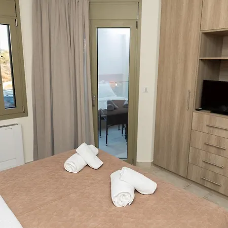 Seaside Village Politika Room photo